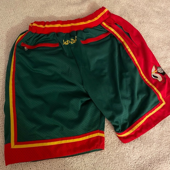 Just Don | Seatle SuperSonics Shorts (US Men’s Medium) - Picture 2 of 3